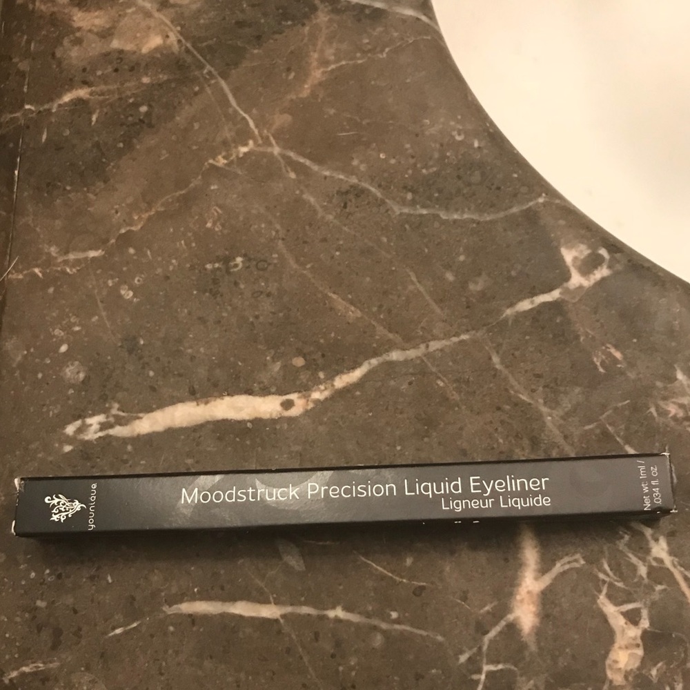 Moonstruck precision eyeliner